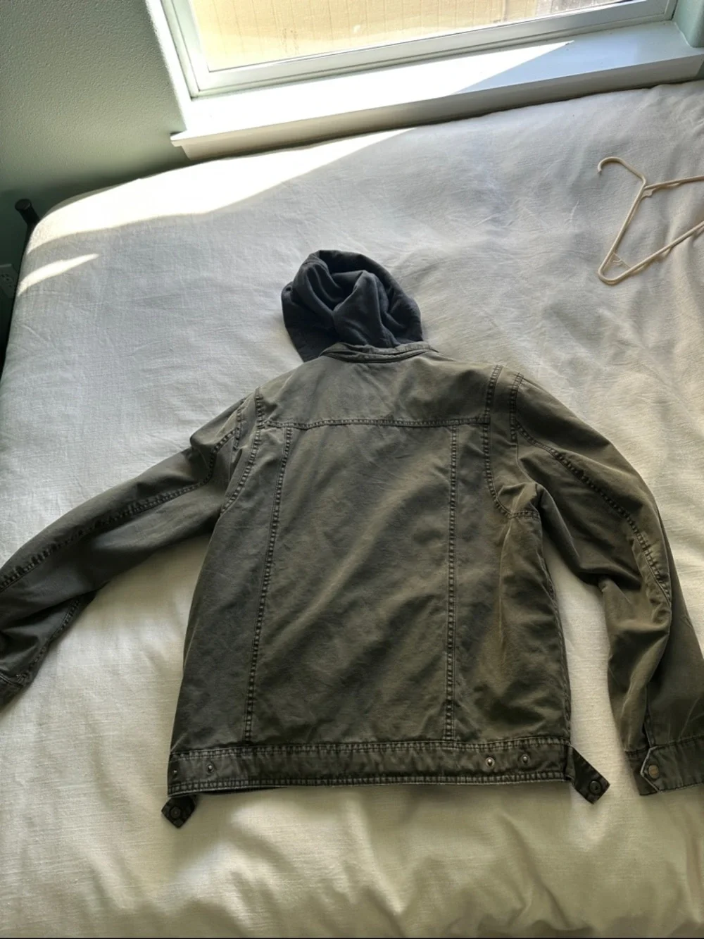 Levi's Men's Olive Green Hooded Field Jacket - Picture 2 of 2
